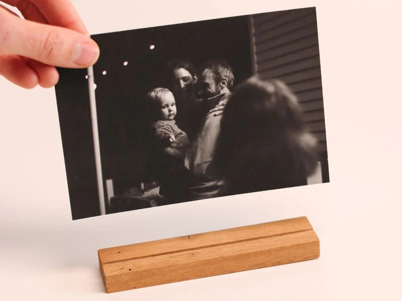 Pressi Tabletop Photo Holder