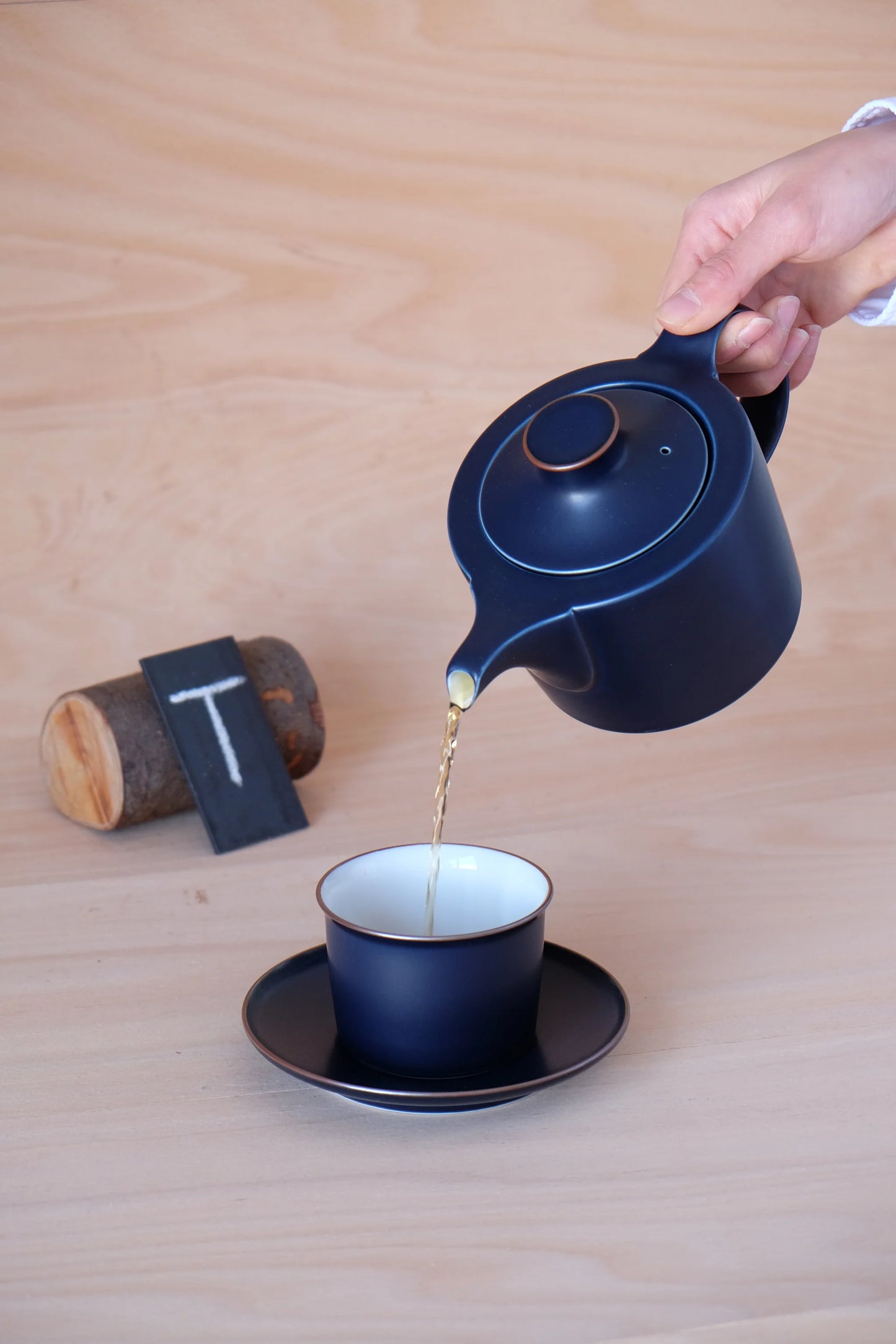 Hakusan Onest Porcelain Teapot