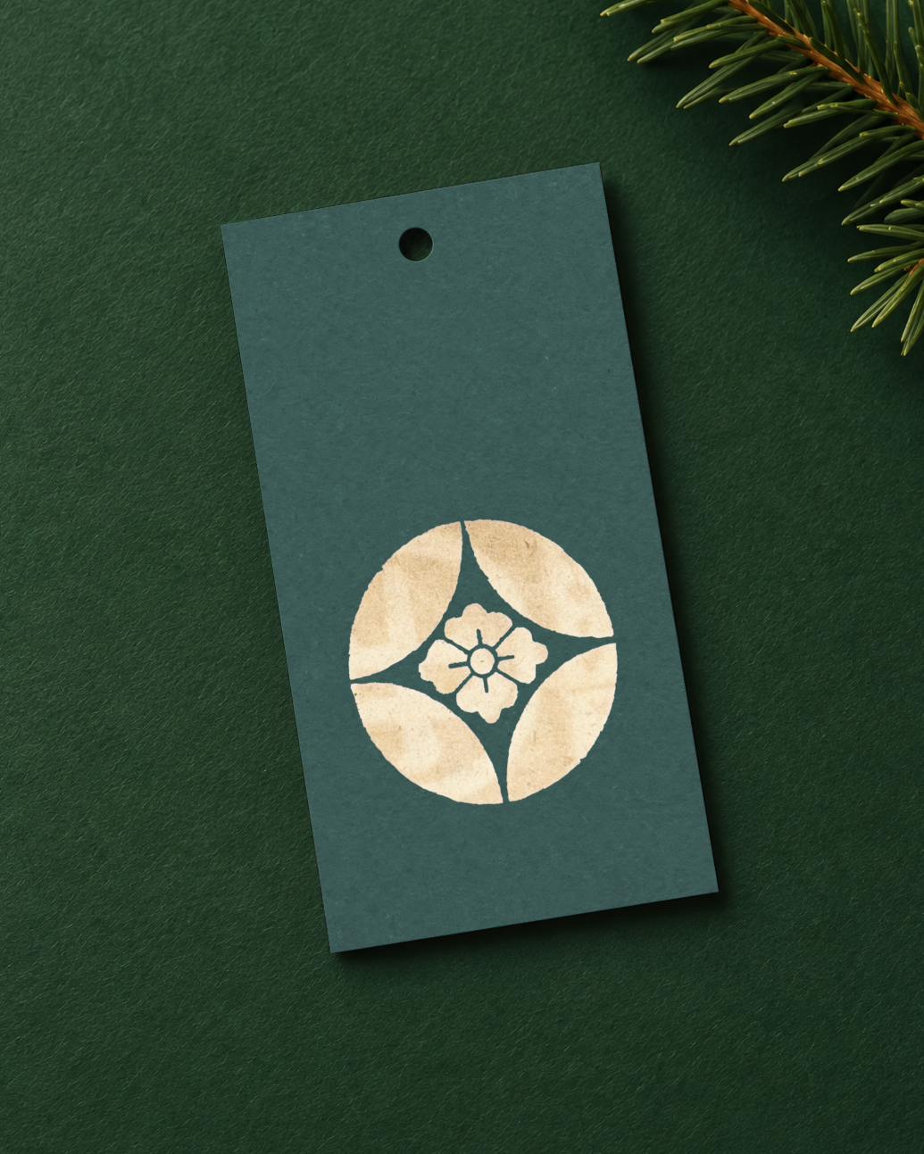 Kiku Print Christmas Gift Tag, Crest